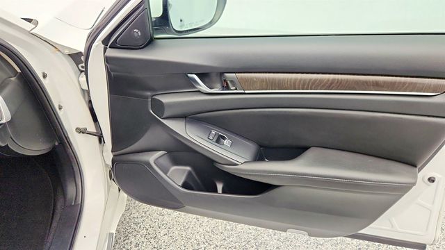 2019 Honda Accord Hybrid Touring Sedan - 22957576 - 24