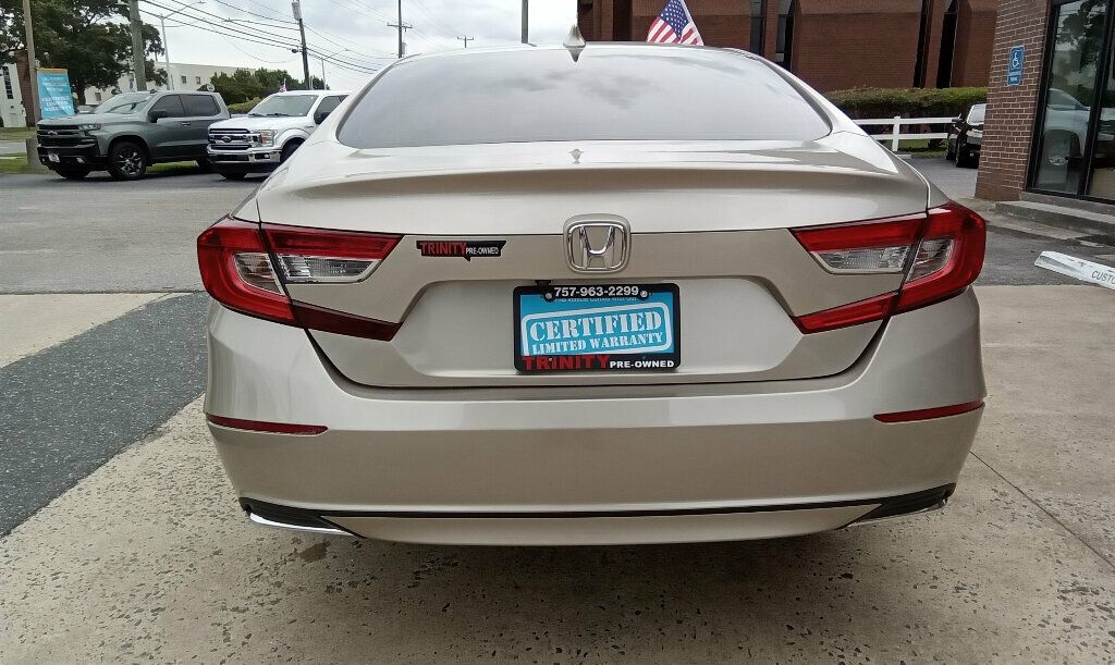 2019 Honda Accord LX 1.5T photo 3