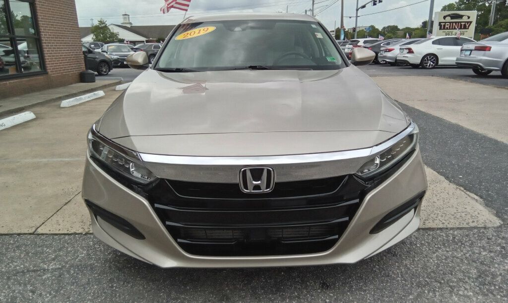 2019 Honda Accord LX 1.5T photo 6