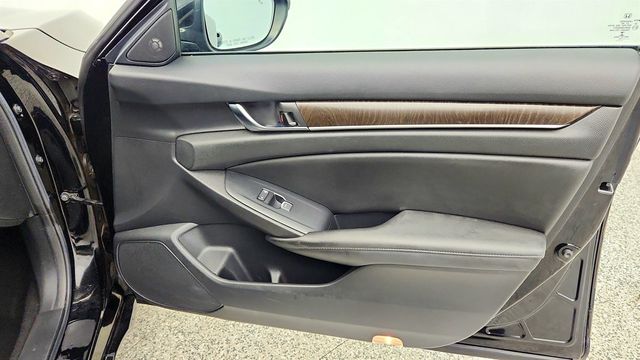 2019 Honda Accord Sedan Touring 2.0T Automatic - 23030965 - 25