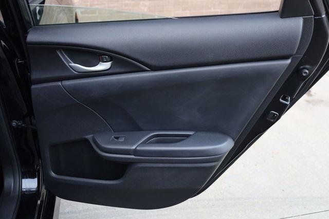 2019 Honda Civic Sport - 23020917 - 17