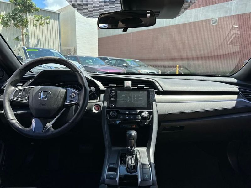 2019 Honda Civic Hatchback EX photo 10