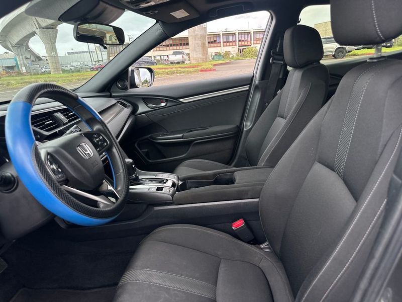 2019 Honda Civic Hatchback EX CVT - 22984251 - 11