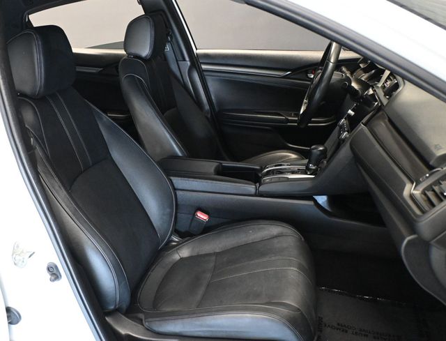 2019 Honda Civic Hatchback EX-L w/Navigation - 23071623 - 19