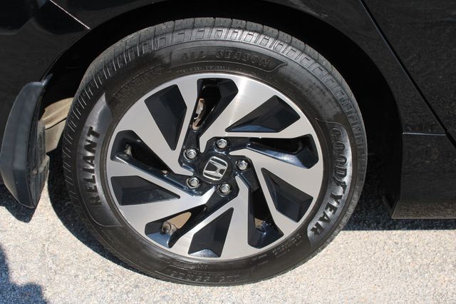 2019 Honda Civic Hatchback LX CVT - 23064727 - 29