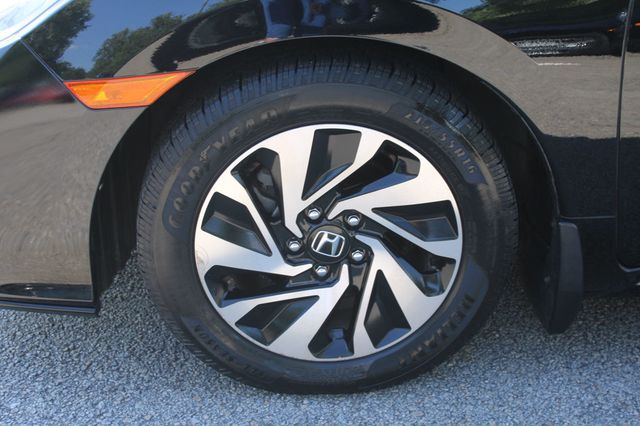 2019 Honda Civic Hatchback LX CVT - 23064727 - 31