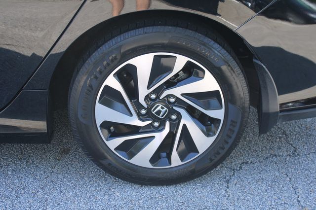 2019 Honda Civic Hatchback LX CVT - 23064727 - 32