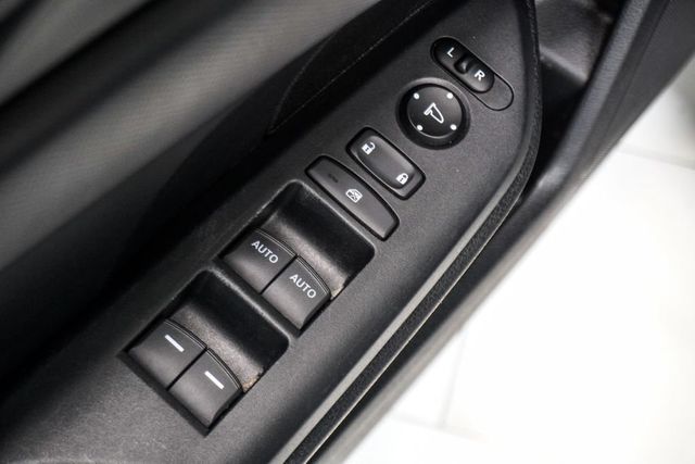 2019 Honda Civic Hatchback LX CVT - 23045573 - 16