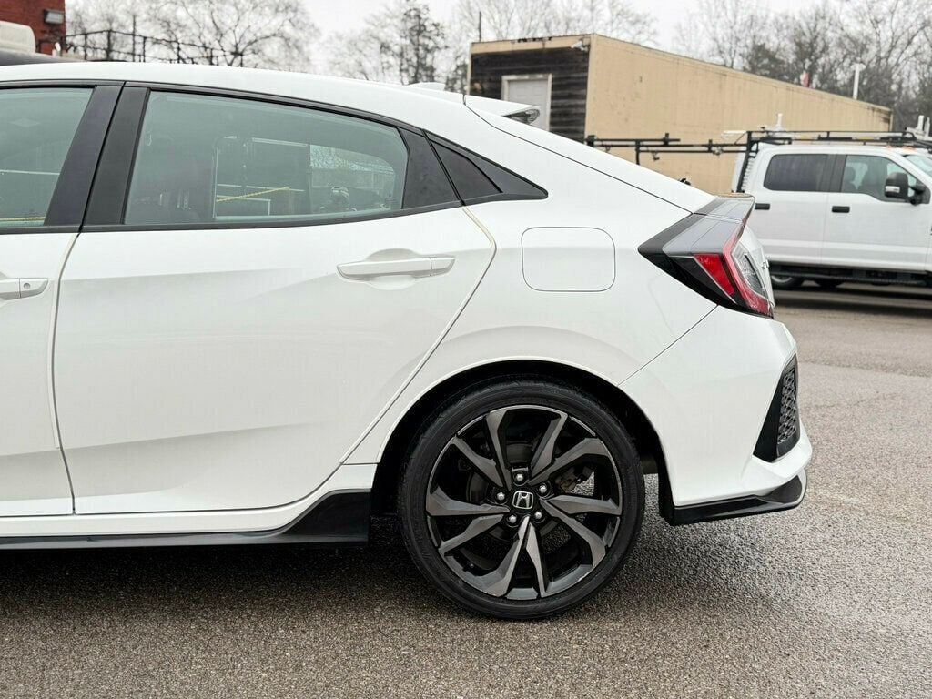 2019 Honda Civic Hatchback Sport CVT - 22979646 - 9