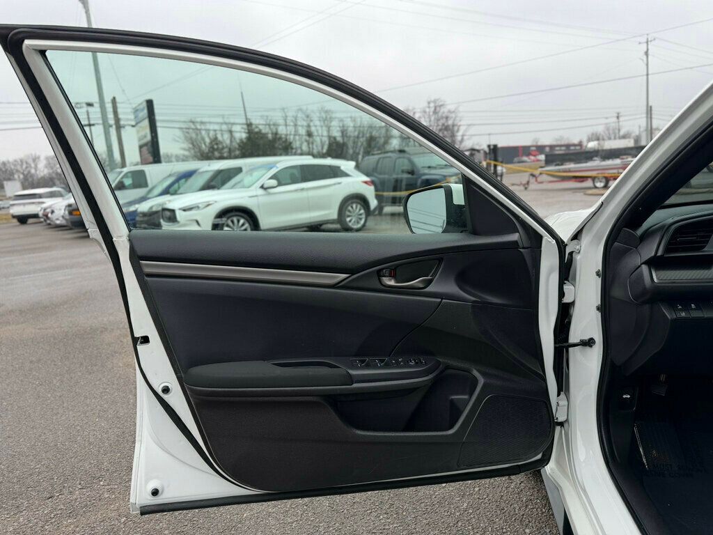 2019 Honda Civic Hatchback Sport CVT - 22979646 - 13