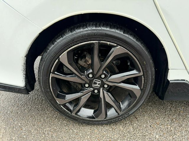 2019 Honda Civic Hatchback Sport CVT - 22979646 - 35