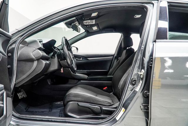 2019 Honda Civic Hatchback Sport CVT - 22969784 - 26