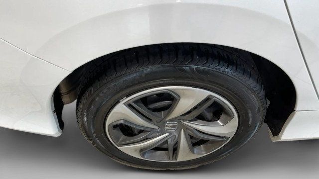 2019 Honda Civic Sedan LX CVT - 22982269 - 17