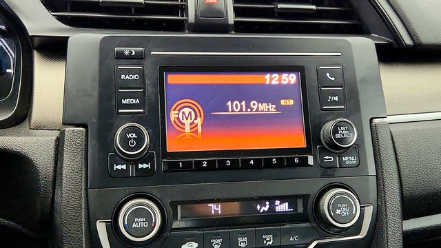 2019 Honda Civic Sedan LX CVT - 22960754 - 17