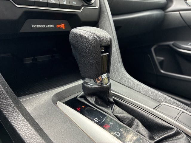 2019 Honda Civic Sedan LX CVT - 23018325 - 30