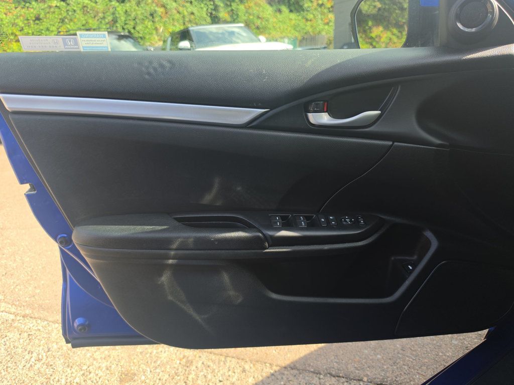 Honda Civic photo 18