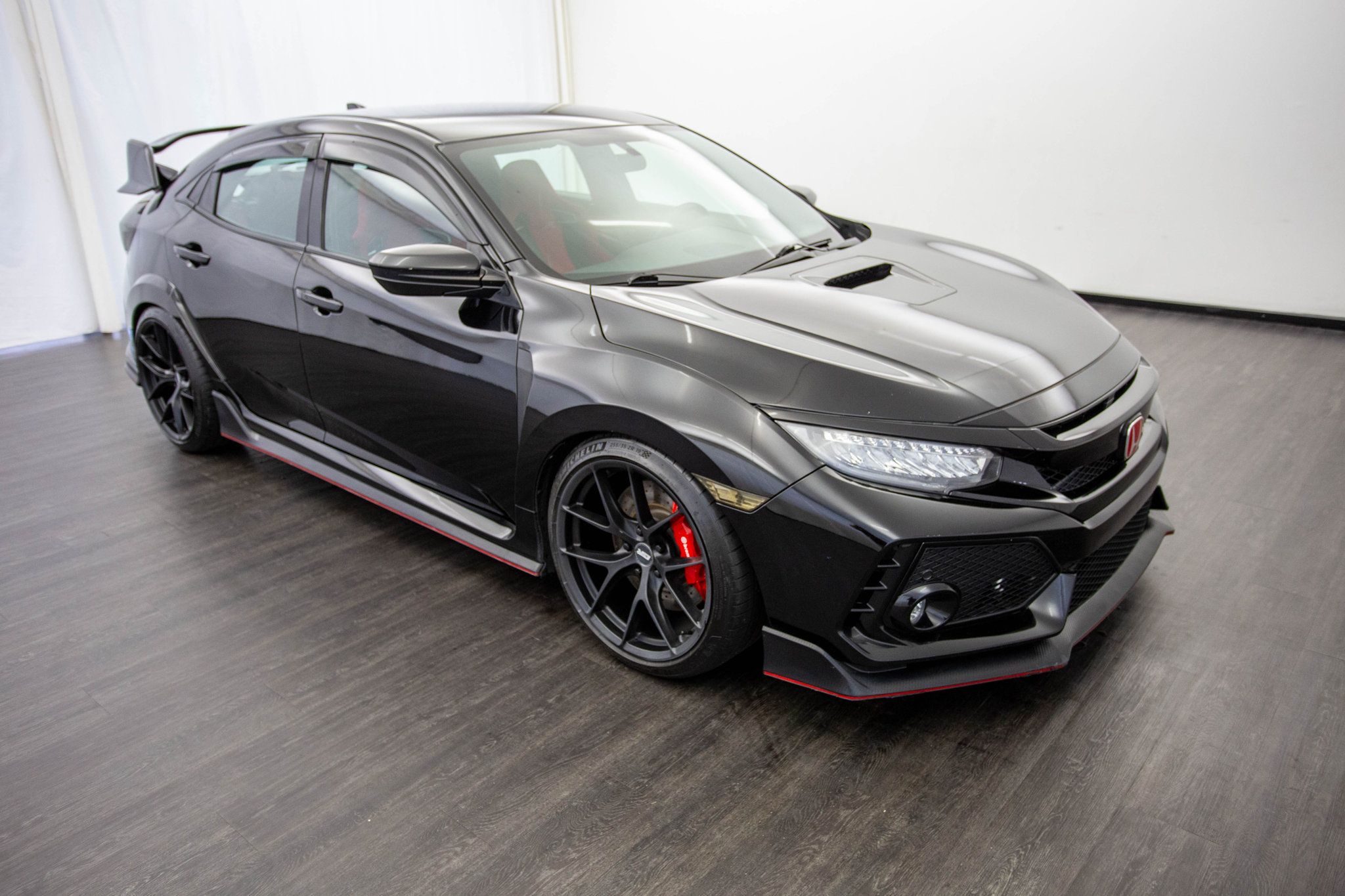 2019 Honda Civic Type R Touring photo 3
