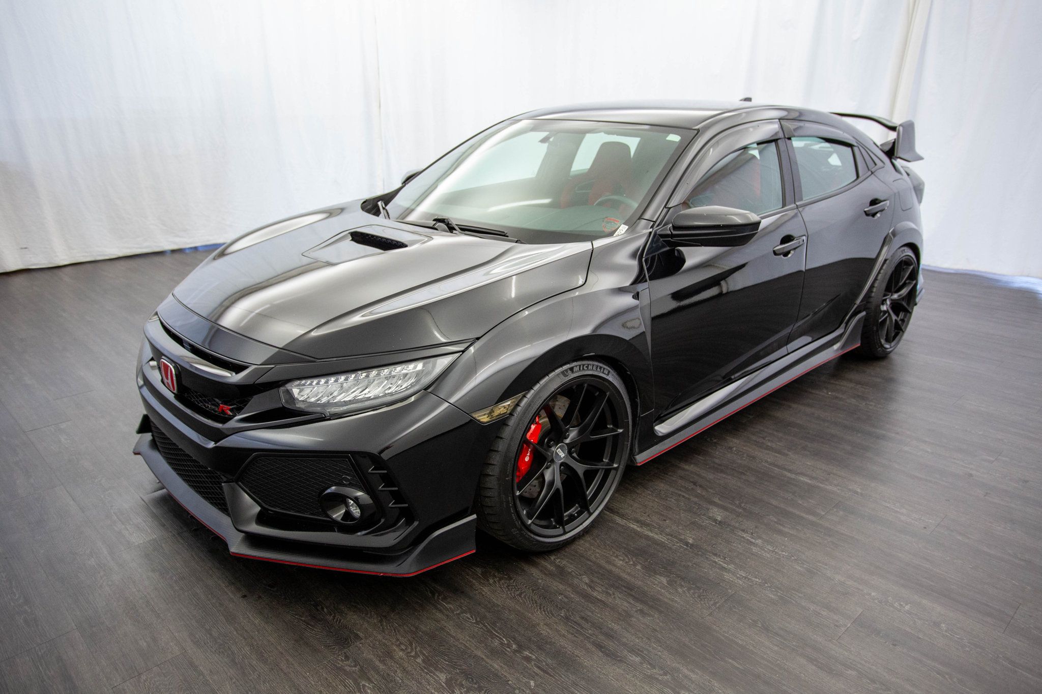 2019 Honda Civic Type R Touring photo 4