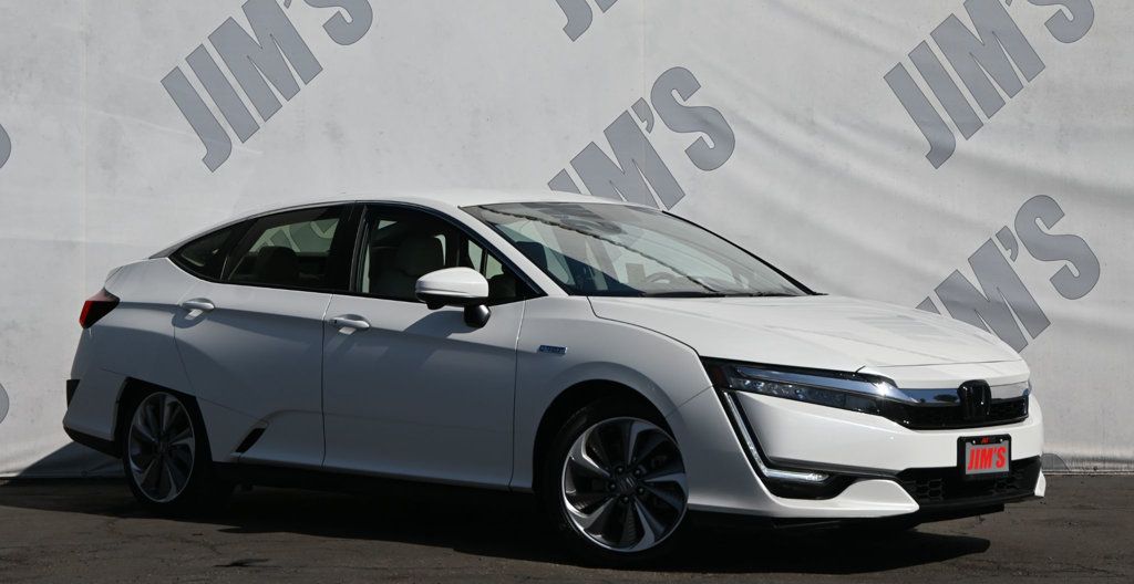 2019 Honda Clarity Plug-In Hybrid Touring photo 2