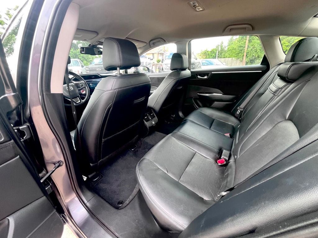 2019 Honda Clarity Plug-In Hybrid Touring Sedan - 22413392 - 20
