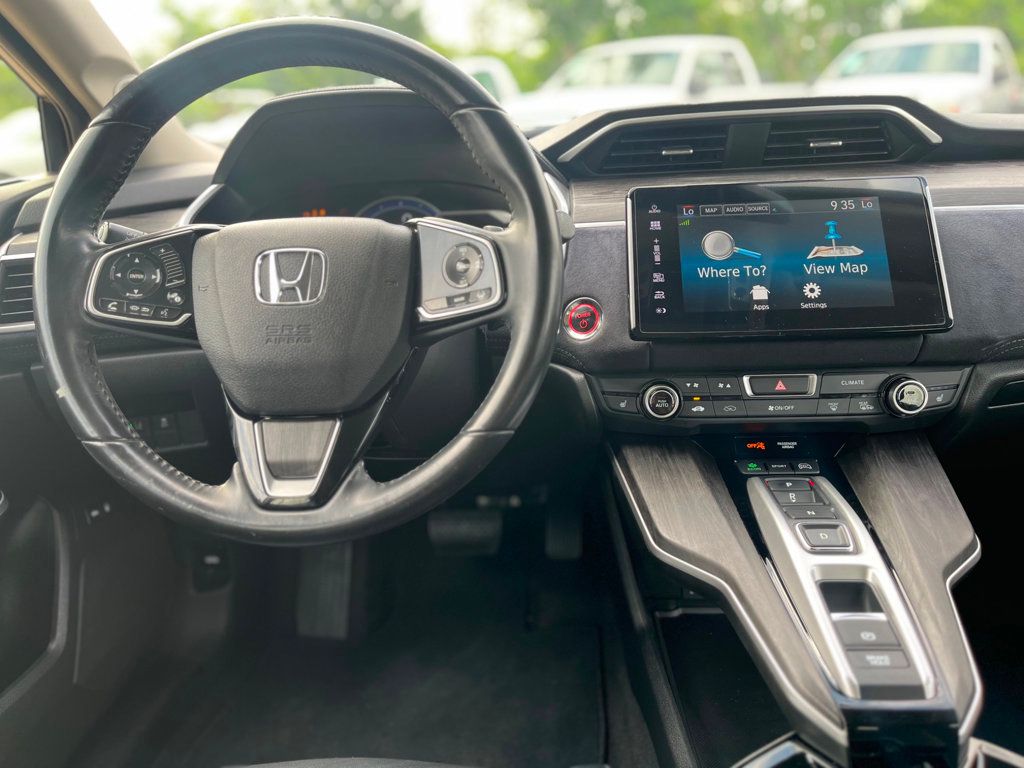 2019 Honda Clarity Plug-In Hybrid Touring Sedan - 22413392 - 34