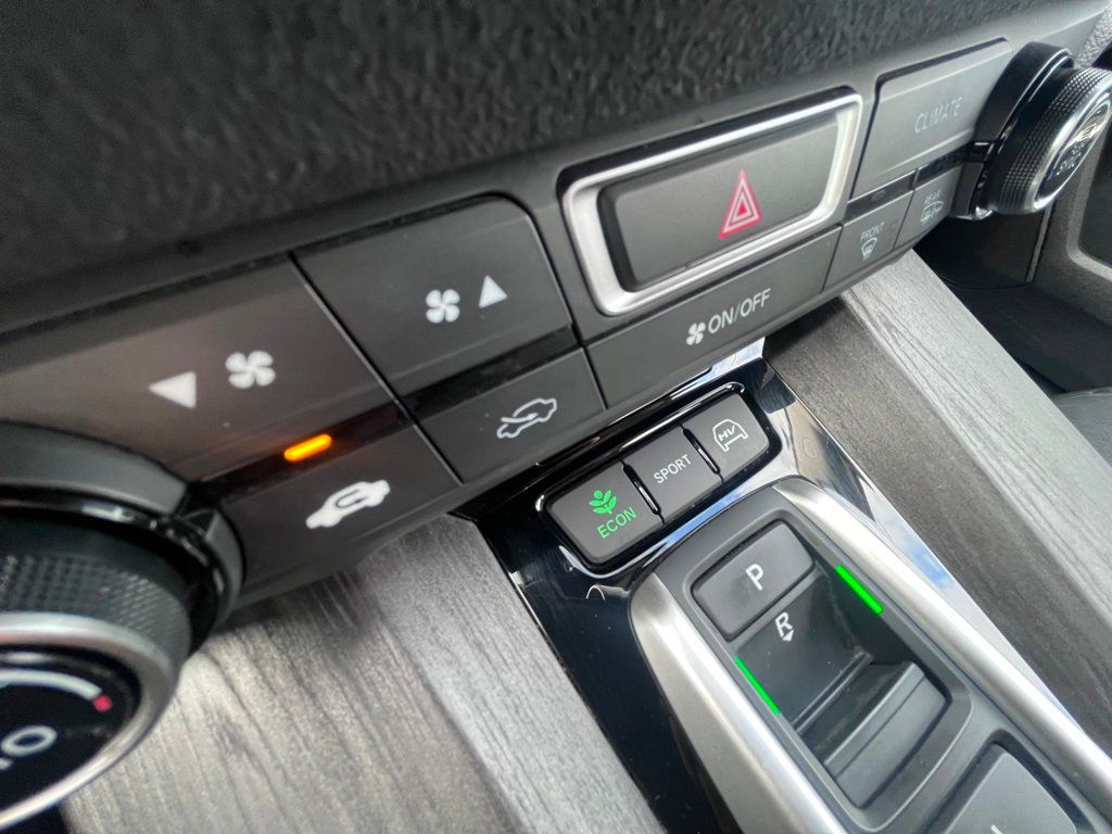 2019 Honda Clarity Plug-In Hybrid Touring Sedan - 22413392 - 42