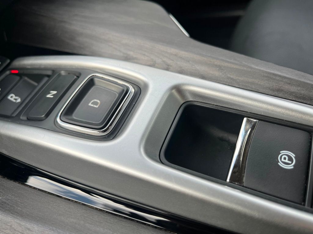 2019 Honda Clarity Plug-In Hybrid Touring Sedan - 22413392 - 49