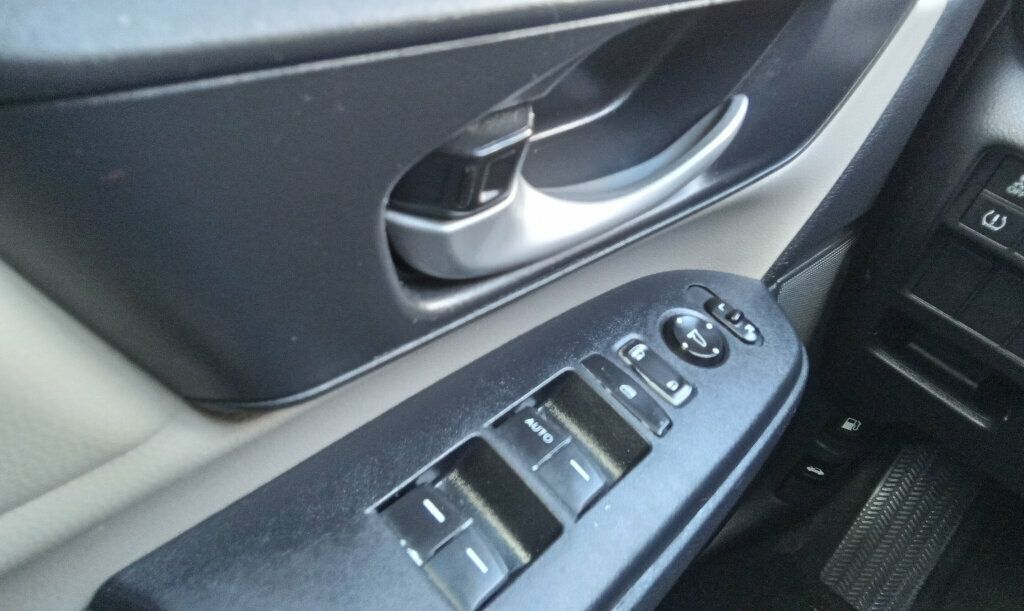 2019 Honda CR-V LX photo 19