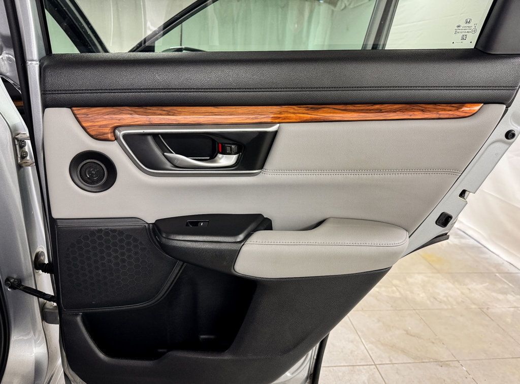 2019 Honda CR-V Touring AWD - 23000368 - 16