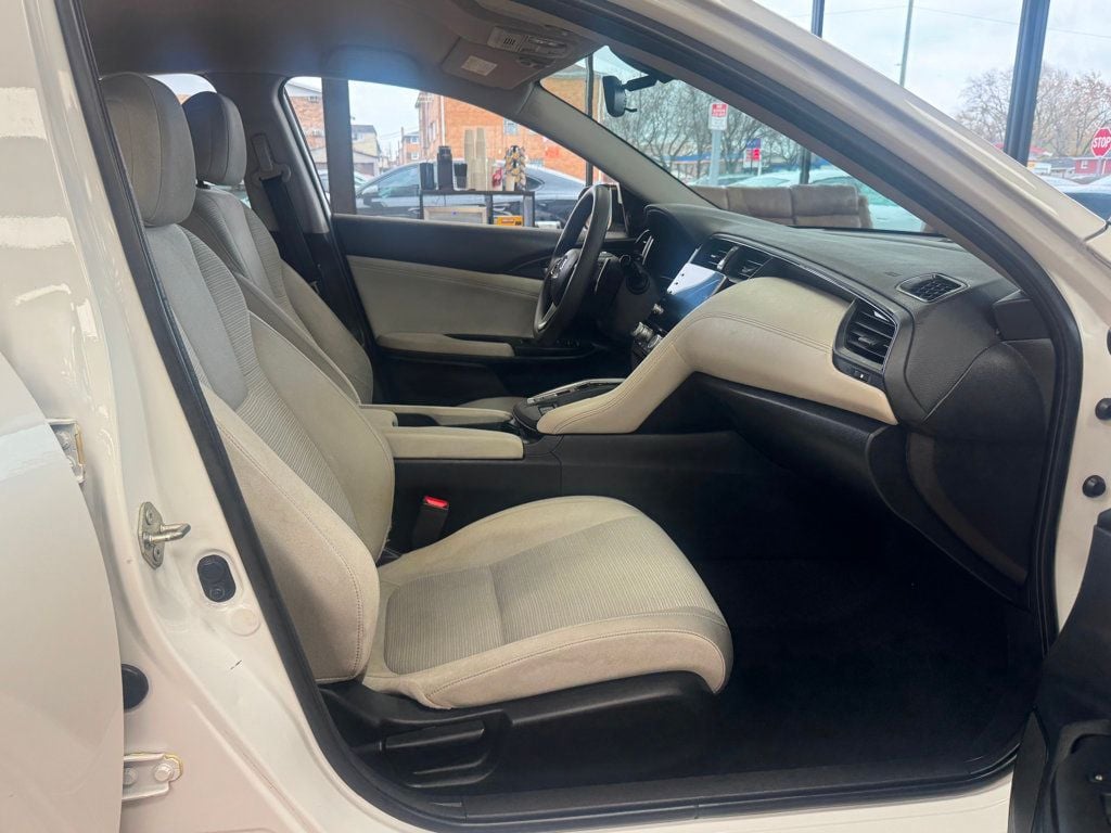 2019 Honda Insight EX CVT - 22947935 - 19