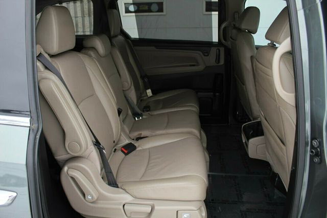 2019 Honda Odyssey ELITE DVD, RES NAVIGATION, LEATHER,MOONROOF NEW TIRES - 22945017 - 10