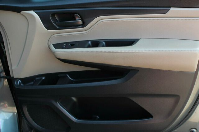 2019 Honda Odyssey ONE OWNER EXL W/ LEATHER, MOONROOF - 23042565 - 5