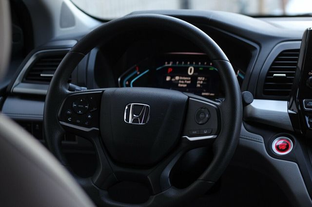 2019 Honda Odyssey ONE OWNER EX W/ POWER SLIDING DOORS - 22980381 - 28