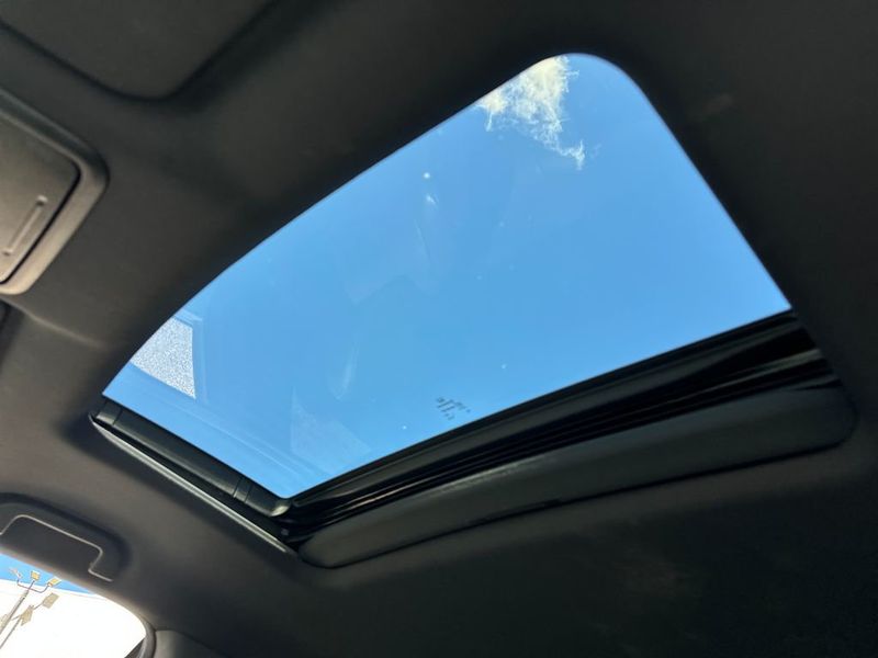 2019 Honda Passport Touring FWD - 23041189 - 18