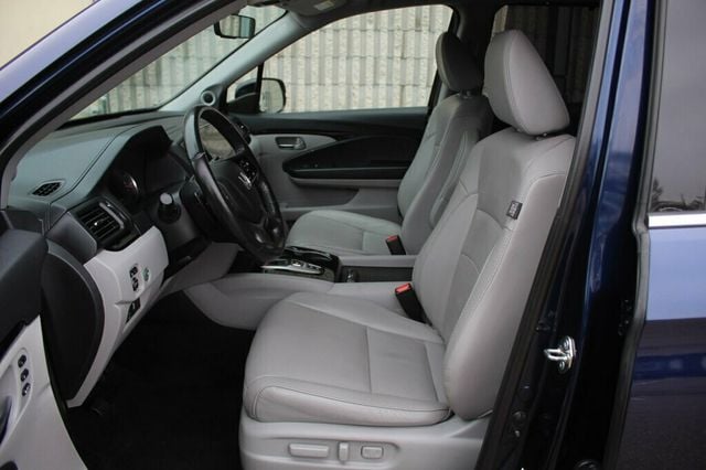 2019 Honda Pilot AWD ELITE W/ res-REAR DVD, NAVIGATION, MOONROOF, LEATHER - 22996437 - 24
