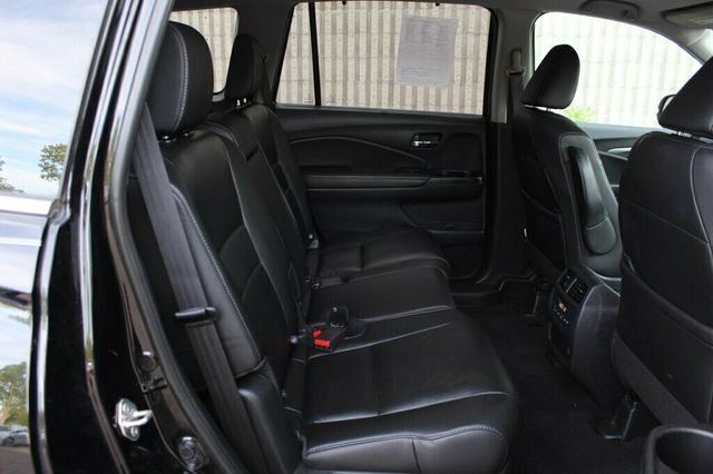 2019 Honda Pilot AWD EXL W/ MOONROOF, LEATHER, NEW TIRES AND BRAKE SERVICE - 23023156 - 9