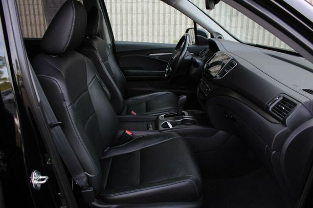 2019 Honda Pilot AWD EXL W/ MOONROOF, LEATHER, NEW TIRES AND BRAKE SERVICE - 23023156 - 6