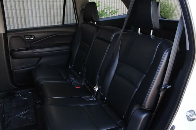 2019 Honda Pilot AWD TOURING NAVIGATION, MOONROOF, LEATHER - 23035216 - 29