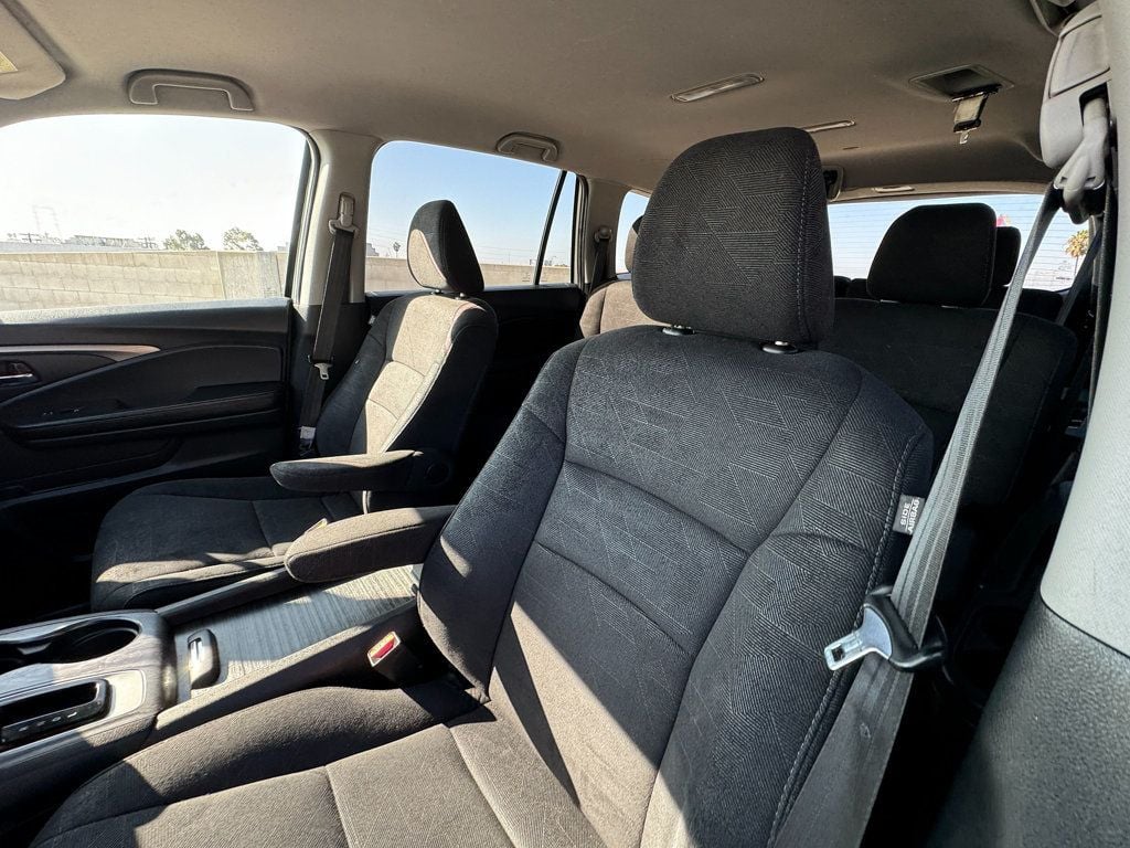 2019 Honda Pilot LX 2WD - 22697922 - 17