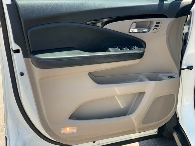 2019 Honda Pilot Touring 7-Passenger 2WD Low Miles - 23030162 - 18