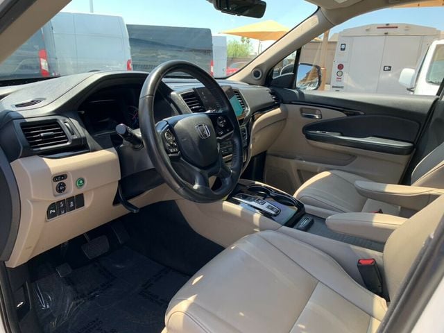 2019 Honda Pilot Touring 7-Passenger 2WD Low Miles - 23030162 - 1