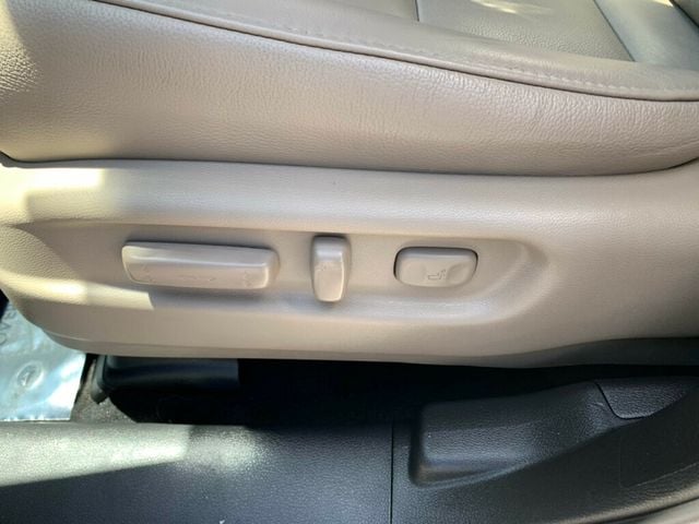 2019 Honda Pilot Touring 7-Passenger 2WD Low Miles - 23030162 - 21