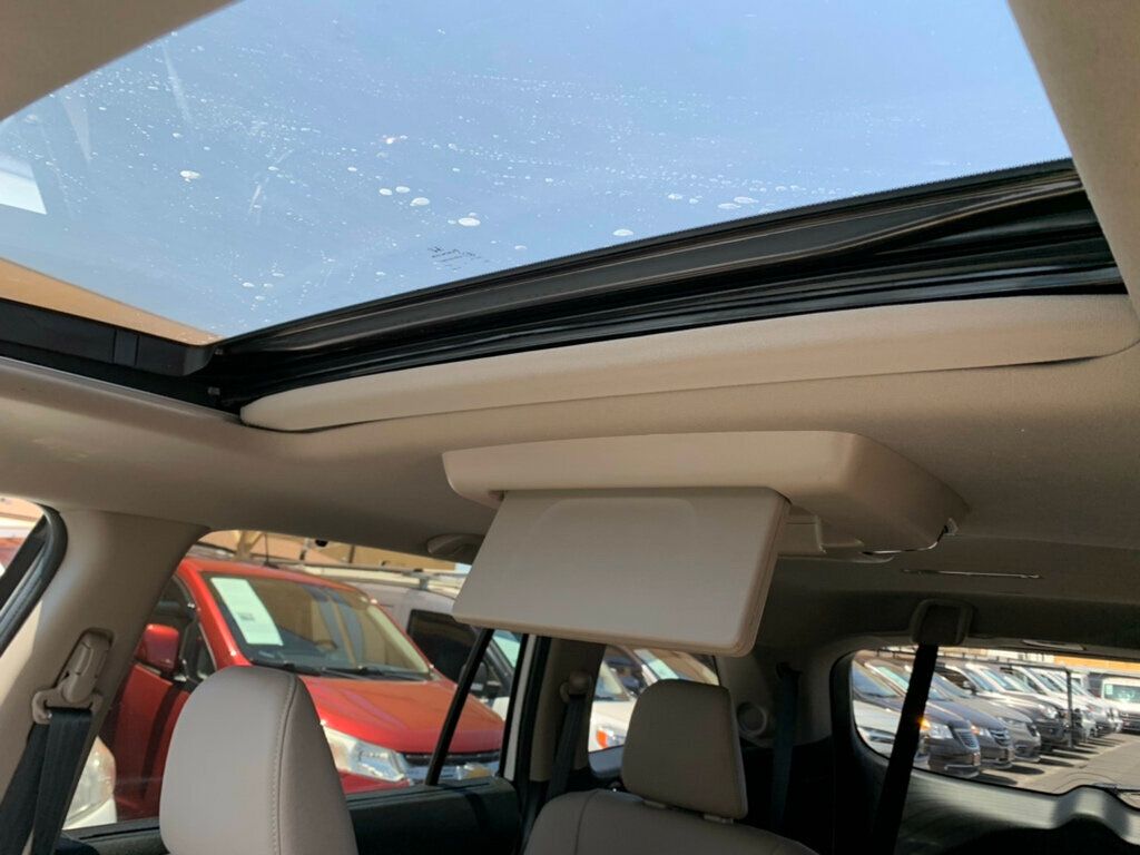2019 Honda Pilot Touring 7-Passenger 2WD Low Miles - 23030162 - 2