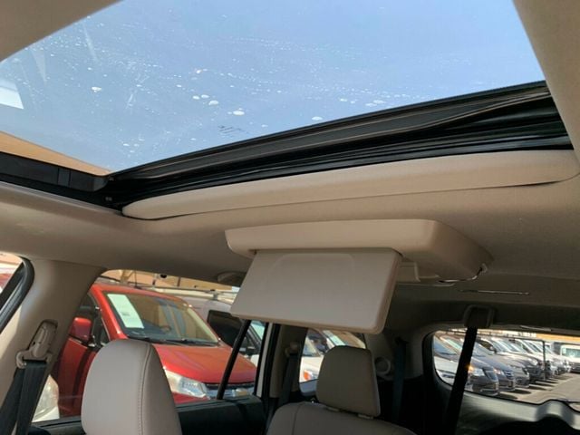 2019 Honda Pilot Touring 7-Passenger 2WD Low Miles - 23030162 - 2