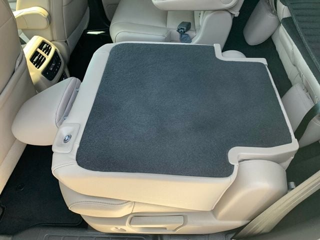 2019 Honda Pilot Touring 7-Passenger 2WD Low Miles - 23030162 - 33