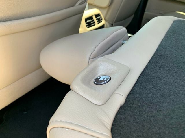 2019 Honda Pilot Touring 7-Passenger 2WD Low Miles - 23030162 - 34