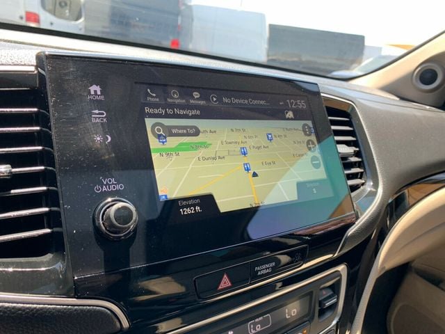 2019 Honda Pilot Touring 7-Passenger 2WD Low Miles - 23030162 - 3