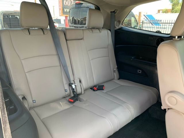 2019 Honda Pilot Touring 7-Passenger 2WD Low Miles - 23030162 - 49
