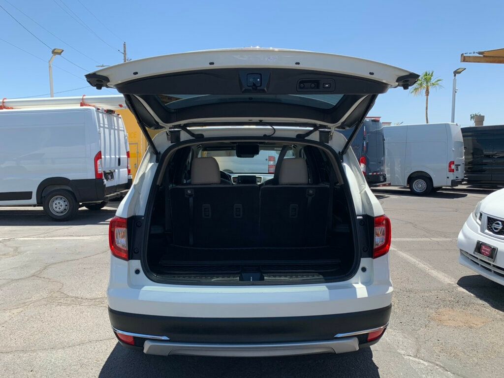 2019 Honda Pilot Touring 7-Passenger 2WD Low Miles - 23030162 - 51