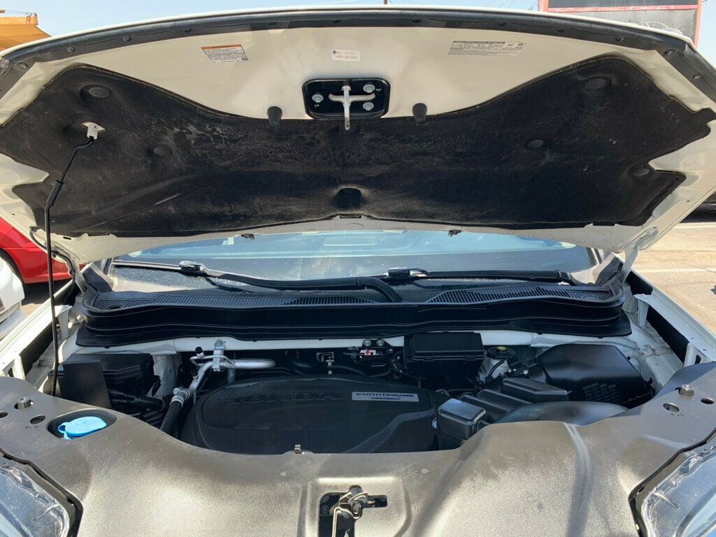 2019 Honda Pilot Touring 7-Passenger 2WD Low Miles - 23030162 - 61